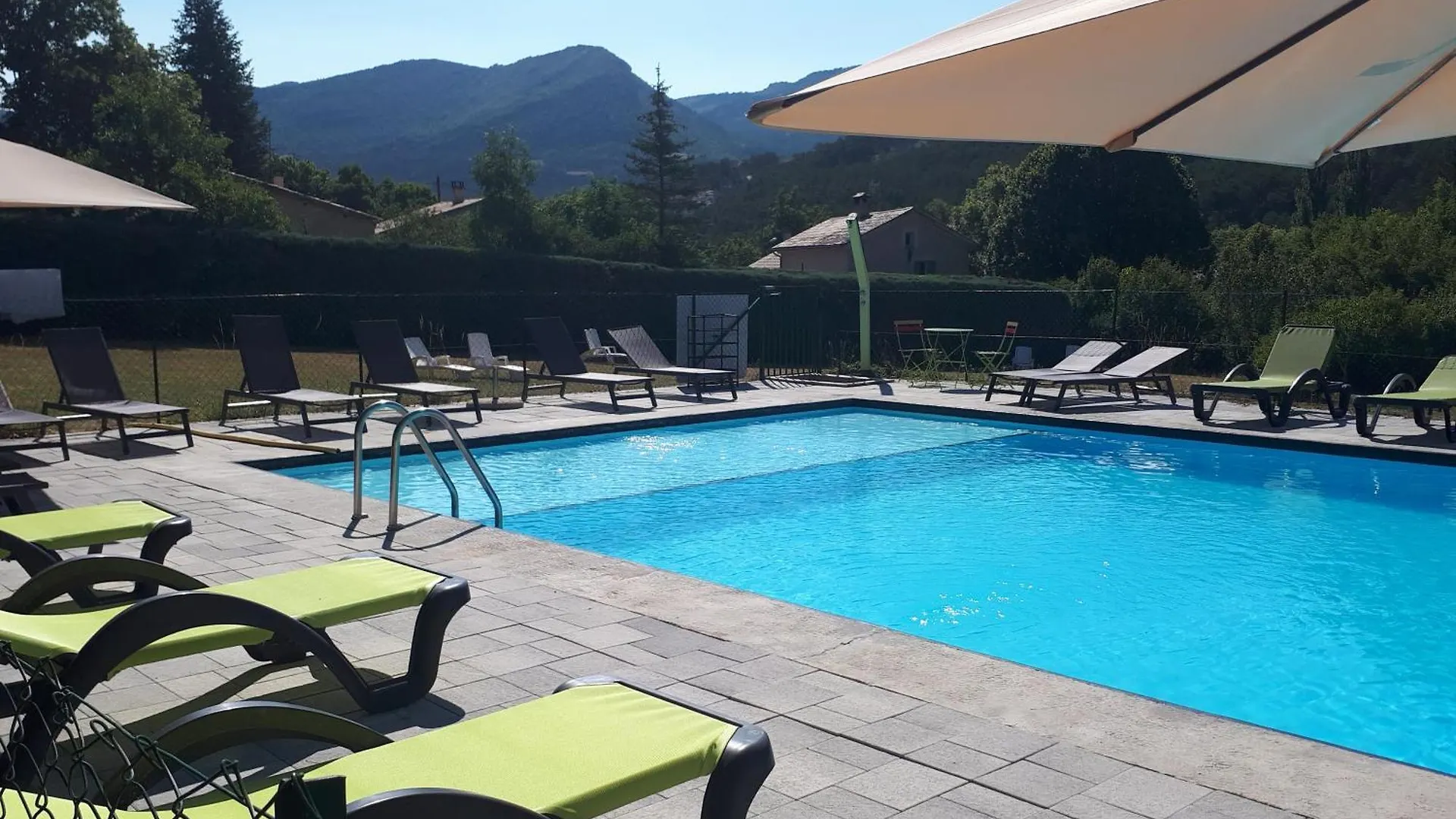 Logis Hotel Le Ceans contacts